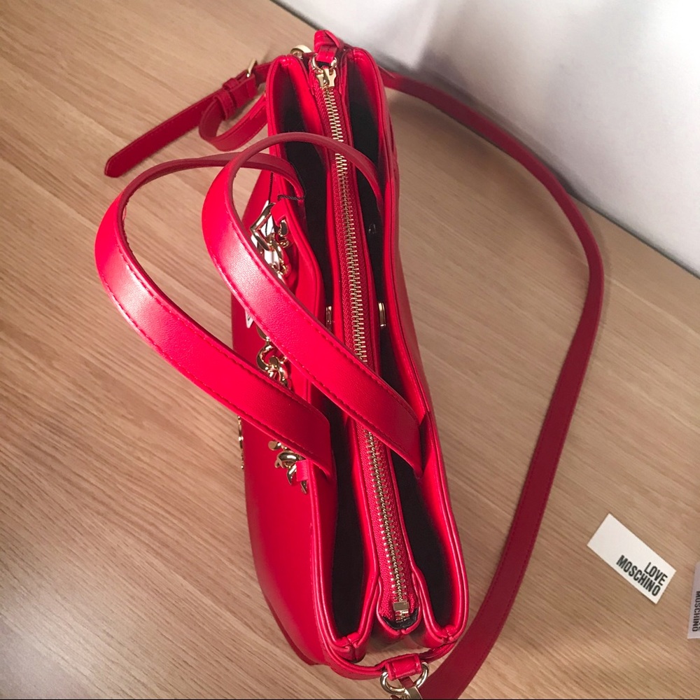 LOVE MOSCHINO NWT Red Handbag with Heart Chain - Picture 9 of 15